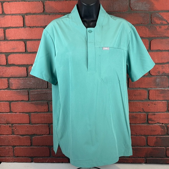 Figs‎ NWT Green Scrub Top Small Aya Healthcare - Picture 1 of 10